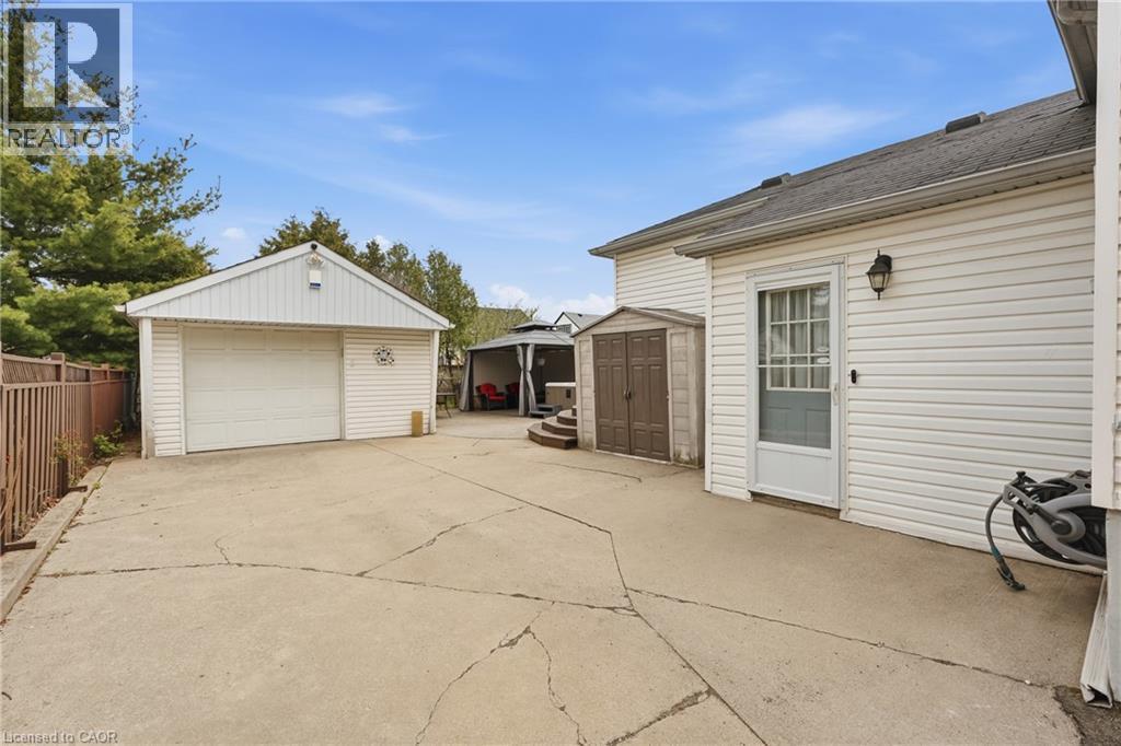 44 SELKIRK Avenue - 39