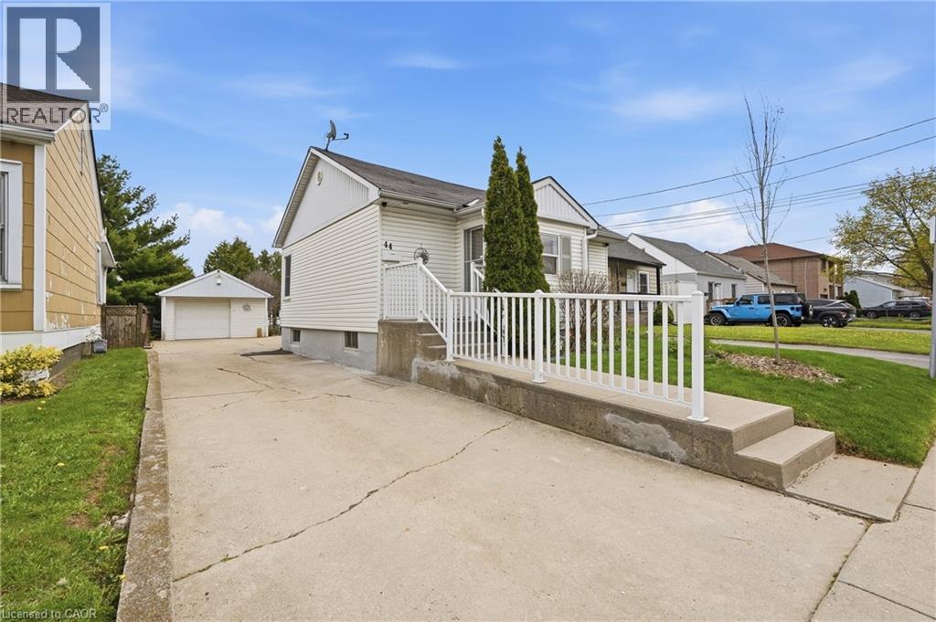44 SELKIRK Avenue - 6