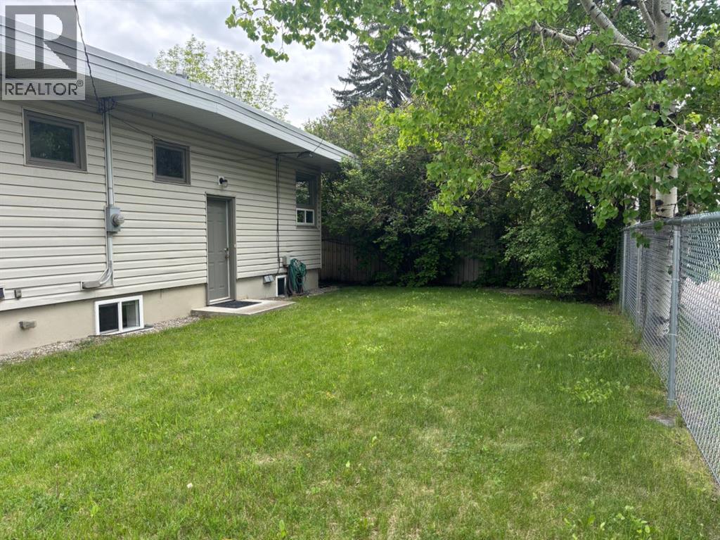 19 Meadowview Road SW - 35
