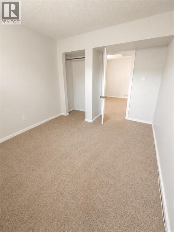 19 Meadowview Road SW - 28