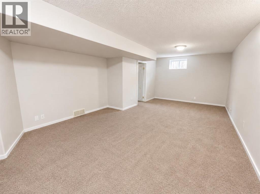 19 Meadowview Road SW - 26