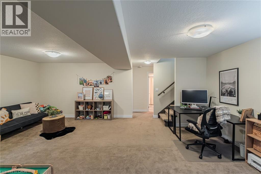 15 WINTERBERRY Lane - Image 24