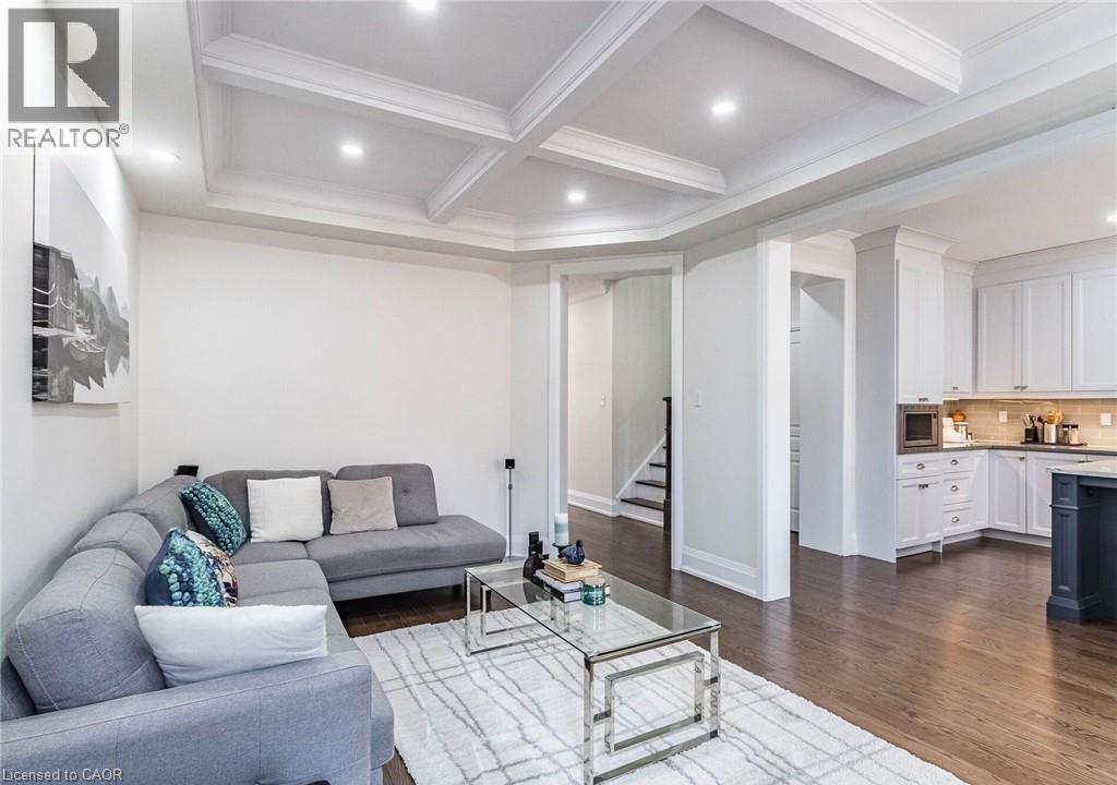 47 HAWKE Crescent - 10