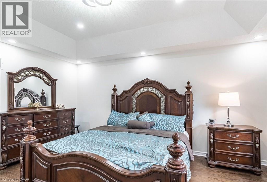 47 HAWKE Crescent - 21