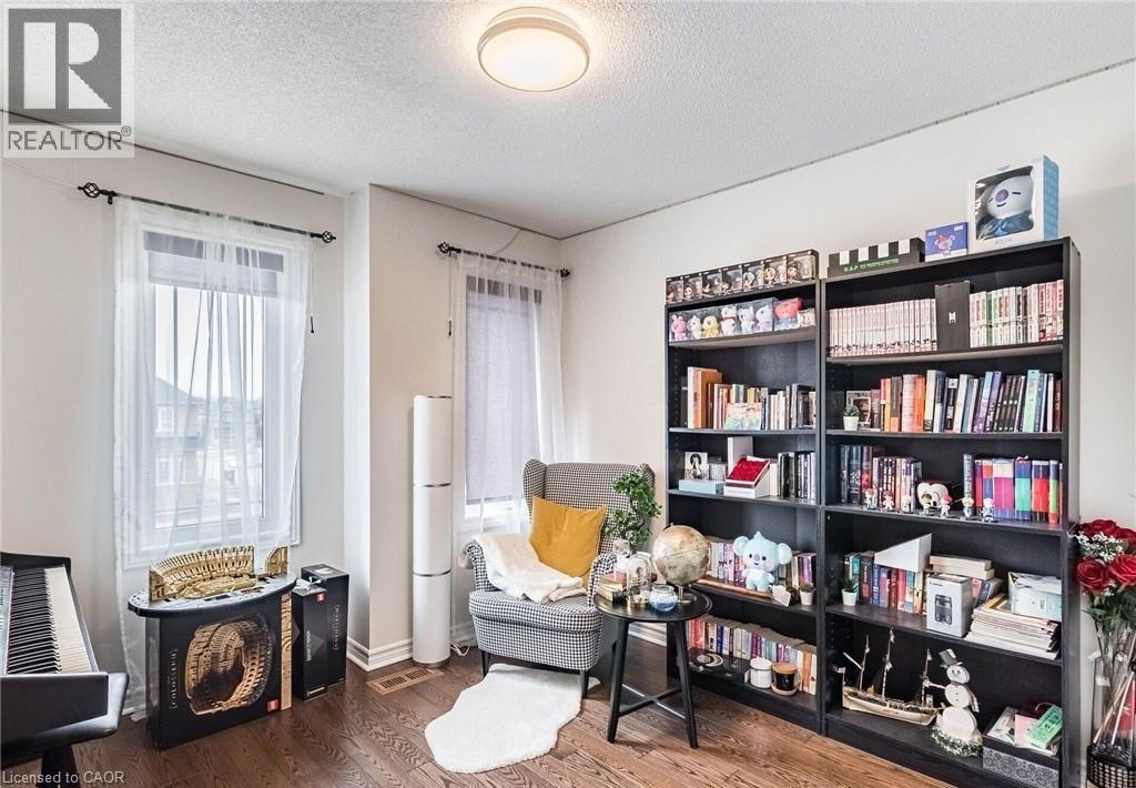 47 HAWKE Crescent - 27