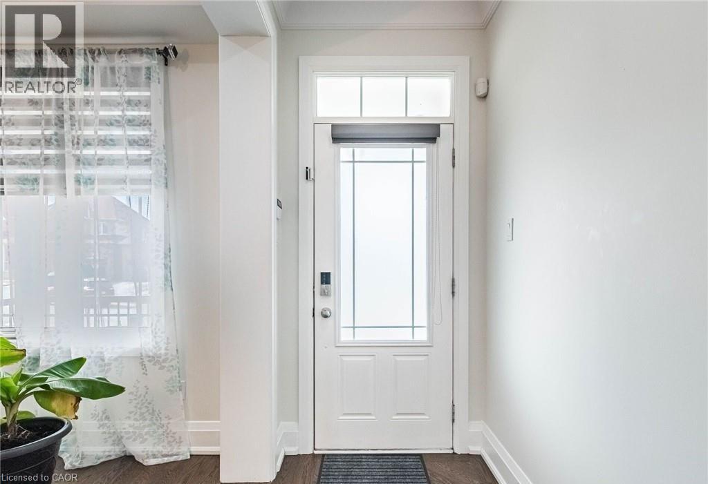 47 HAWKE Crescent - 5