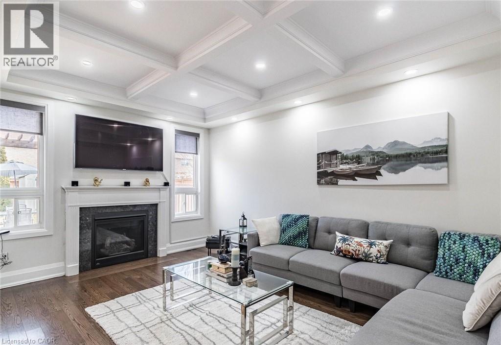 47 HAWKE Crescent - 8