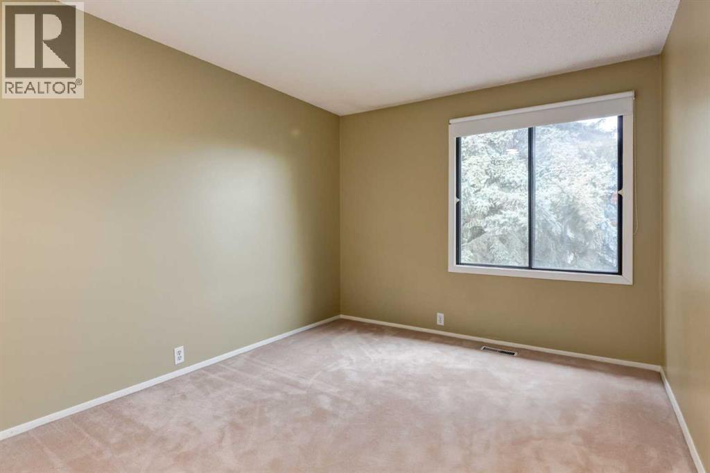 #10 3302 50 Street NW - 32