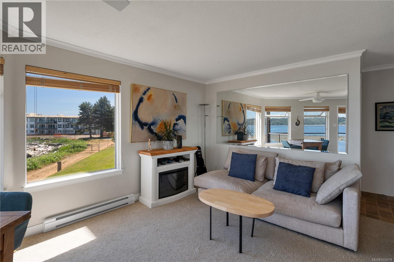 #1202 27 Island Hwy S - 19