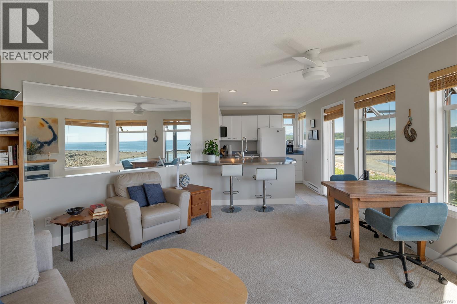 #1202 27 Island Hwy S - 20