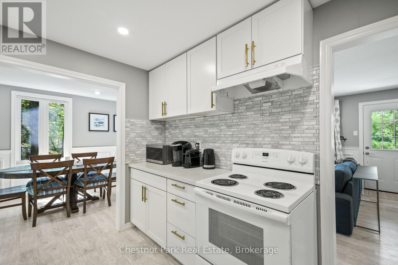 85 TAYLOR ISLAND - 15