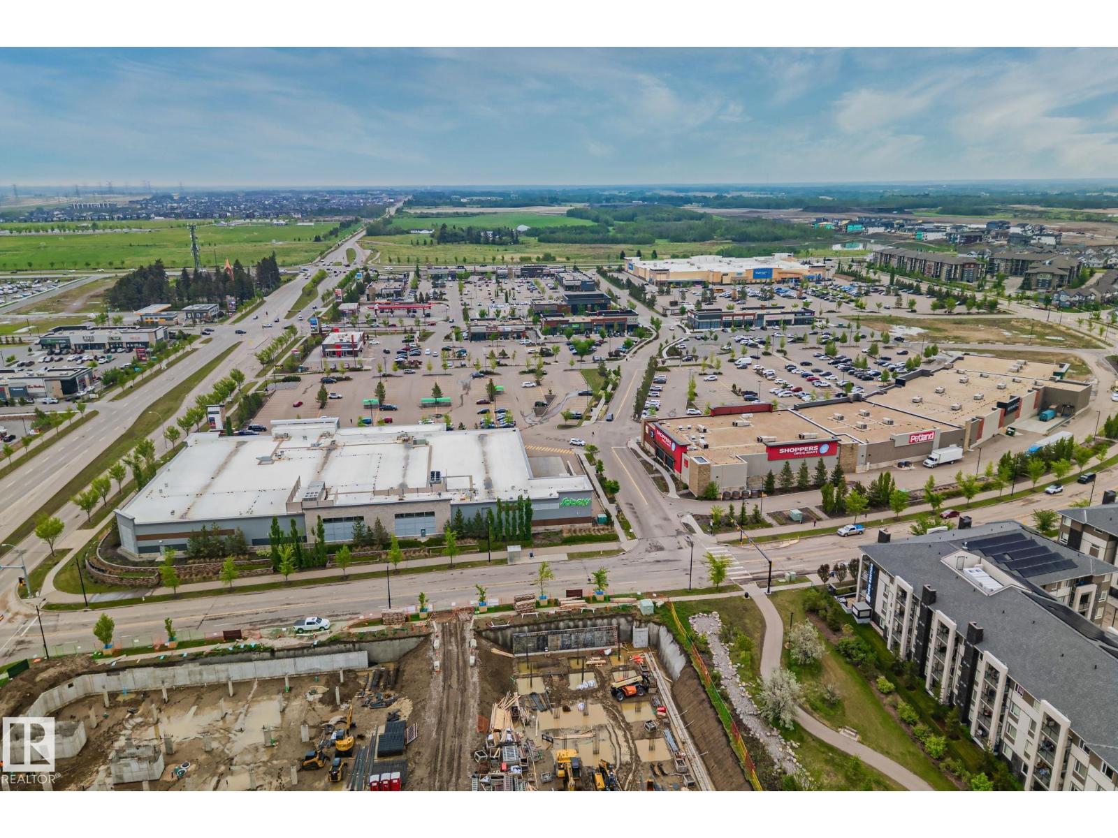 #118 5521 7 AV SW — photo 33