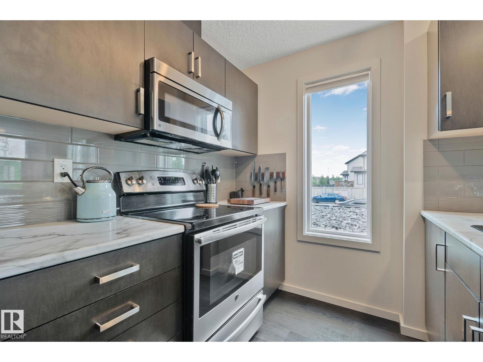 #118 5521 7 AV SW — photo 7