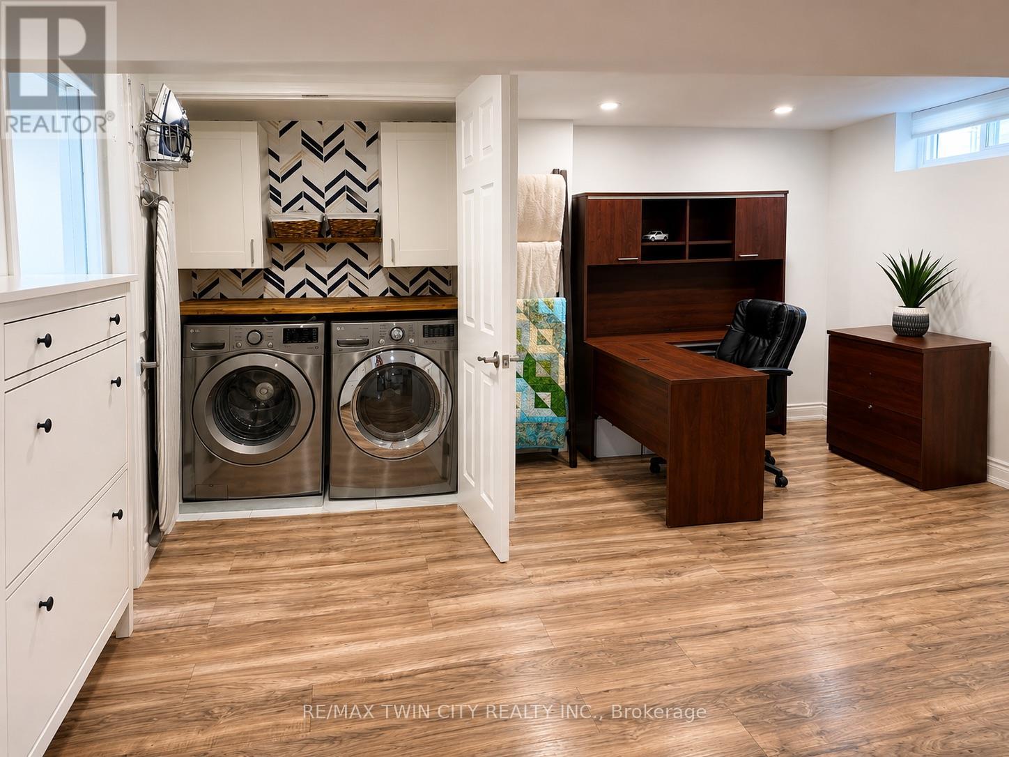 107 ROSSLINN ROAD - 32