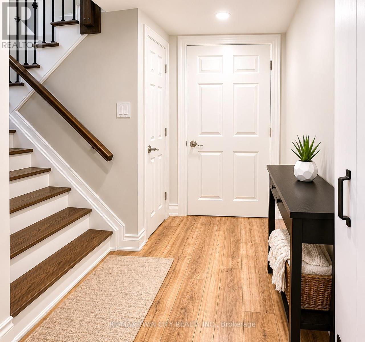 107 ROSSLINN ROAD - 37
