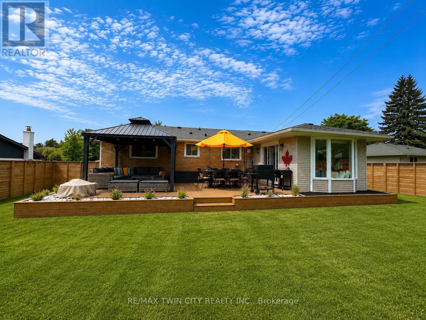 107 ROSSLINN ROAD - 41