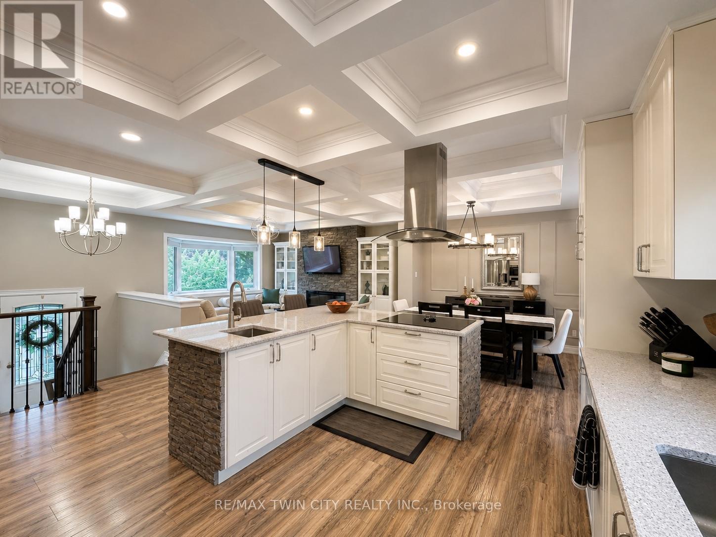 107 ROSSLINN ROAD - 9