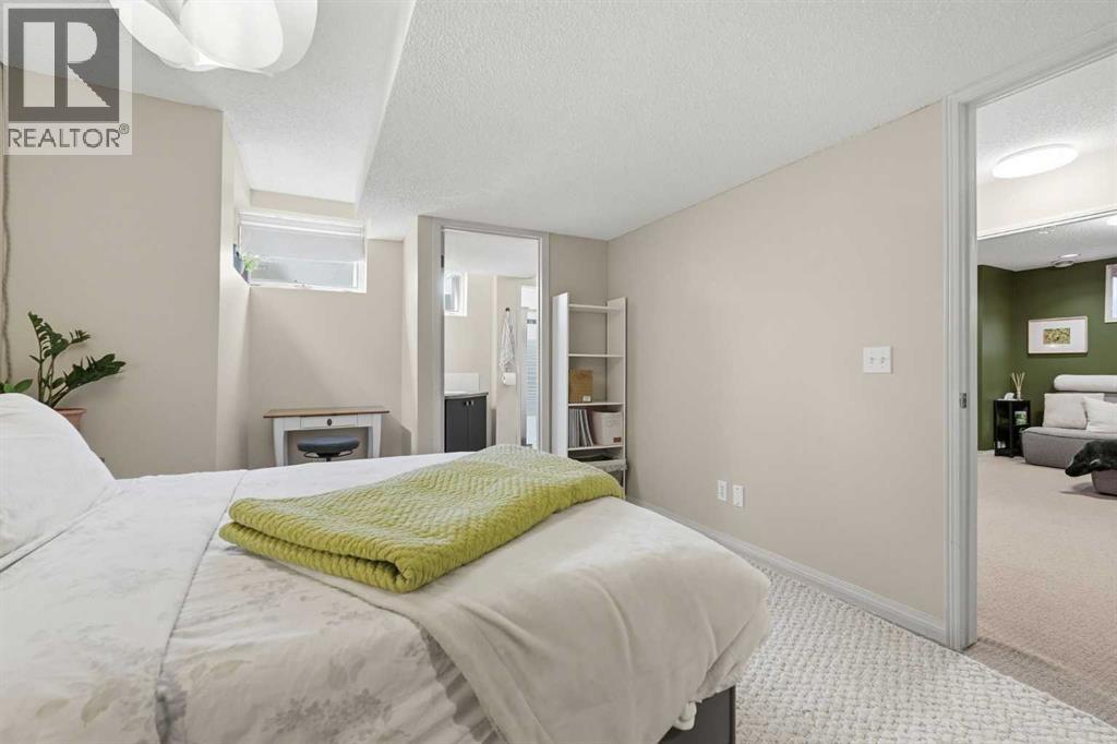 3031 23 Avenue SW - 39