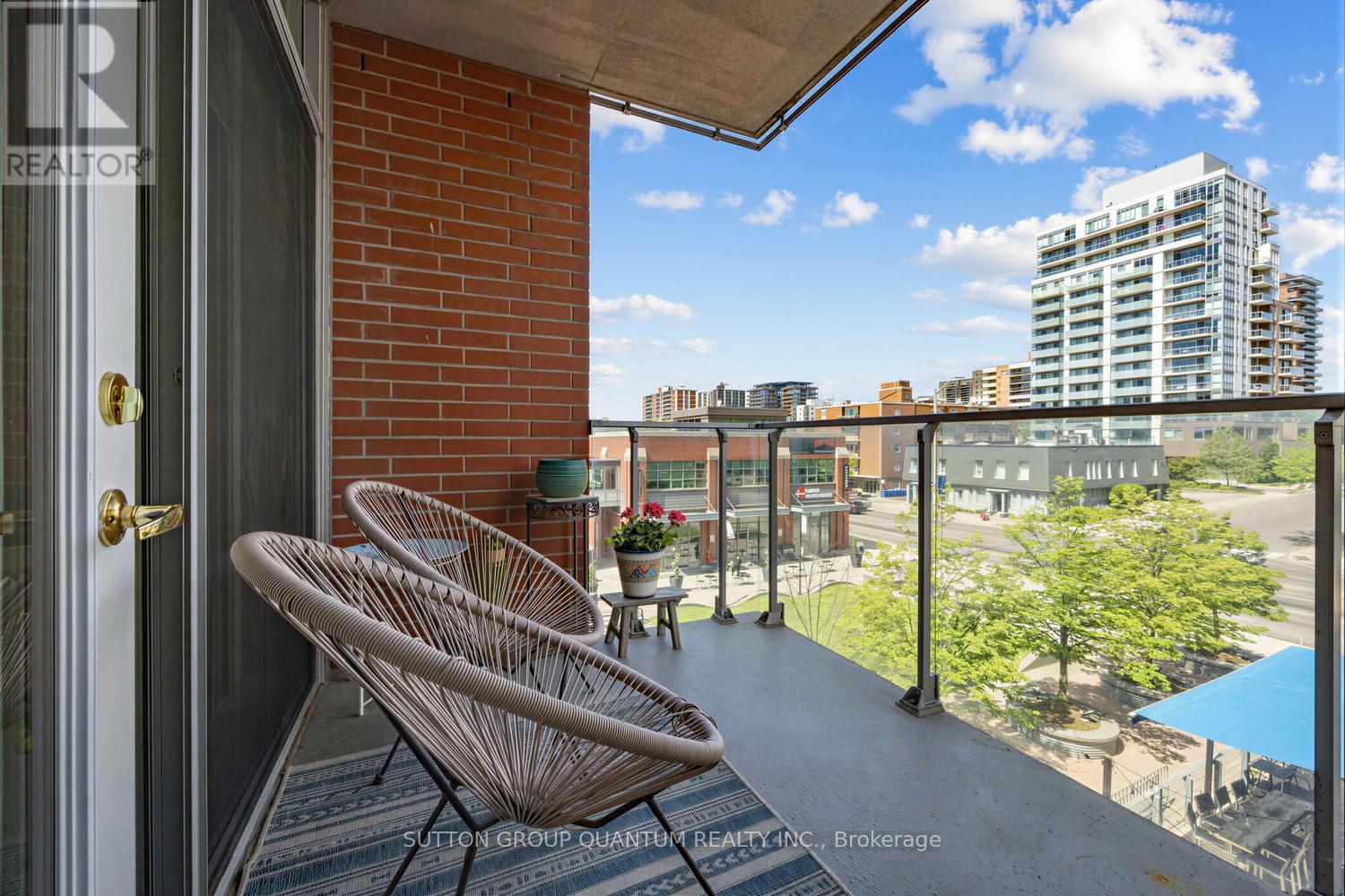 #304 80 PORT STREET E - 22