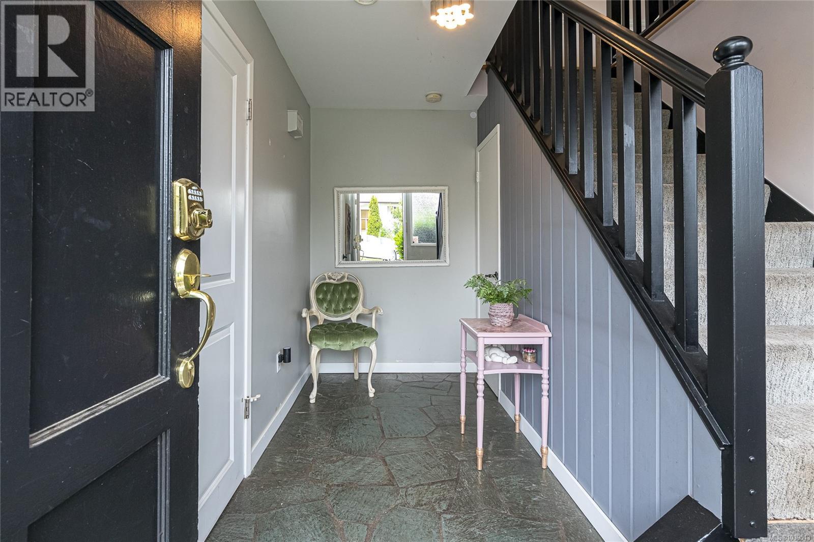 3881 Olivia Pl - 3