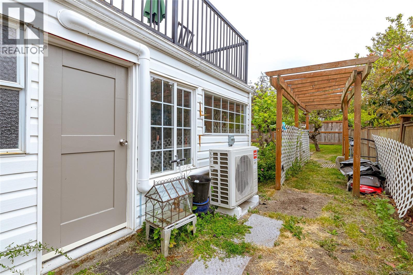 3881 Olivia Pl - 32