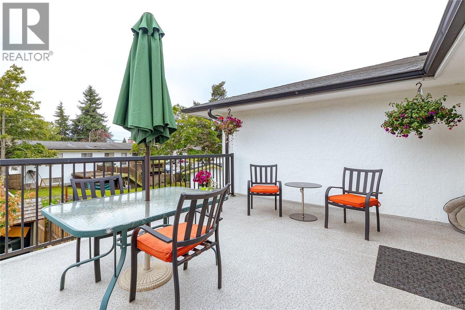 3881 Olivia Pl - 33