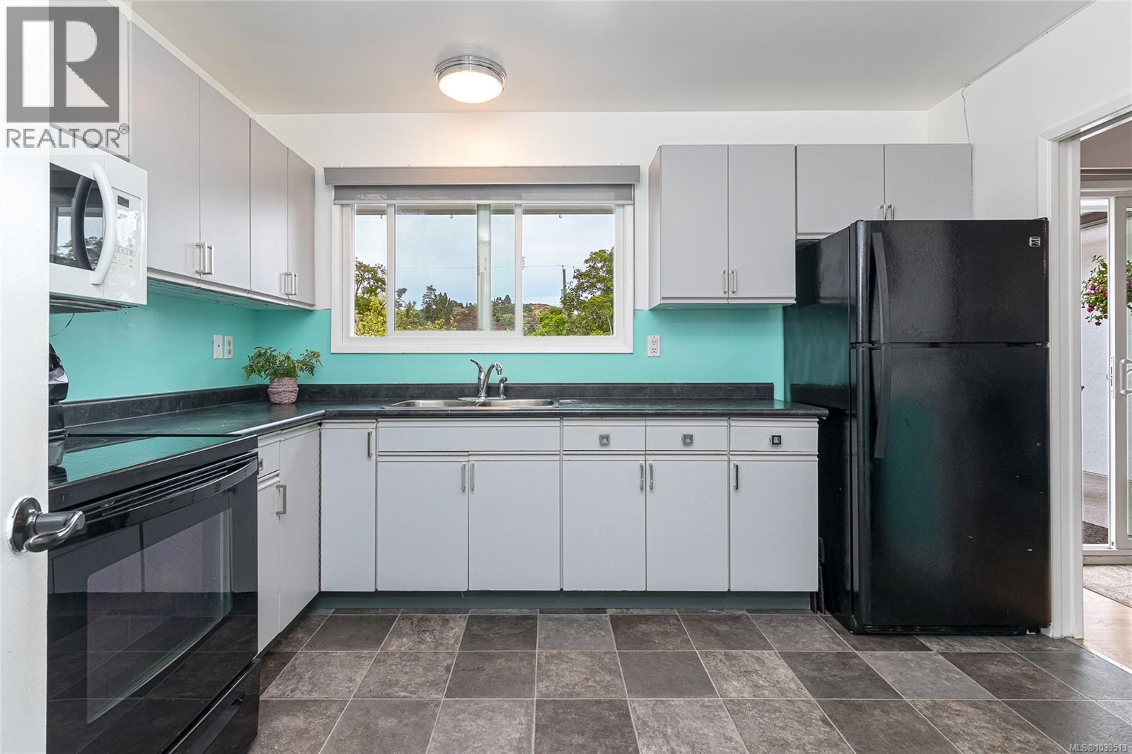 3881 Olivia Pl - 9