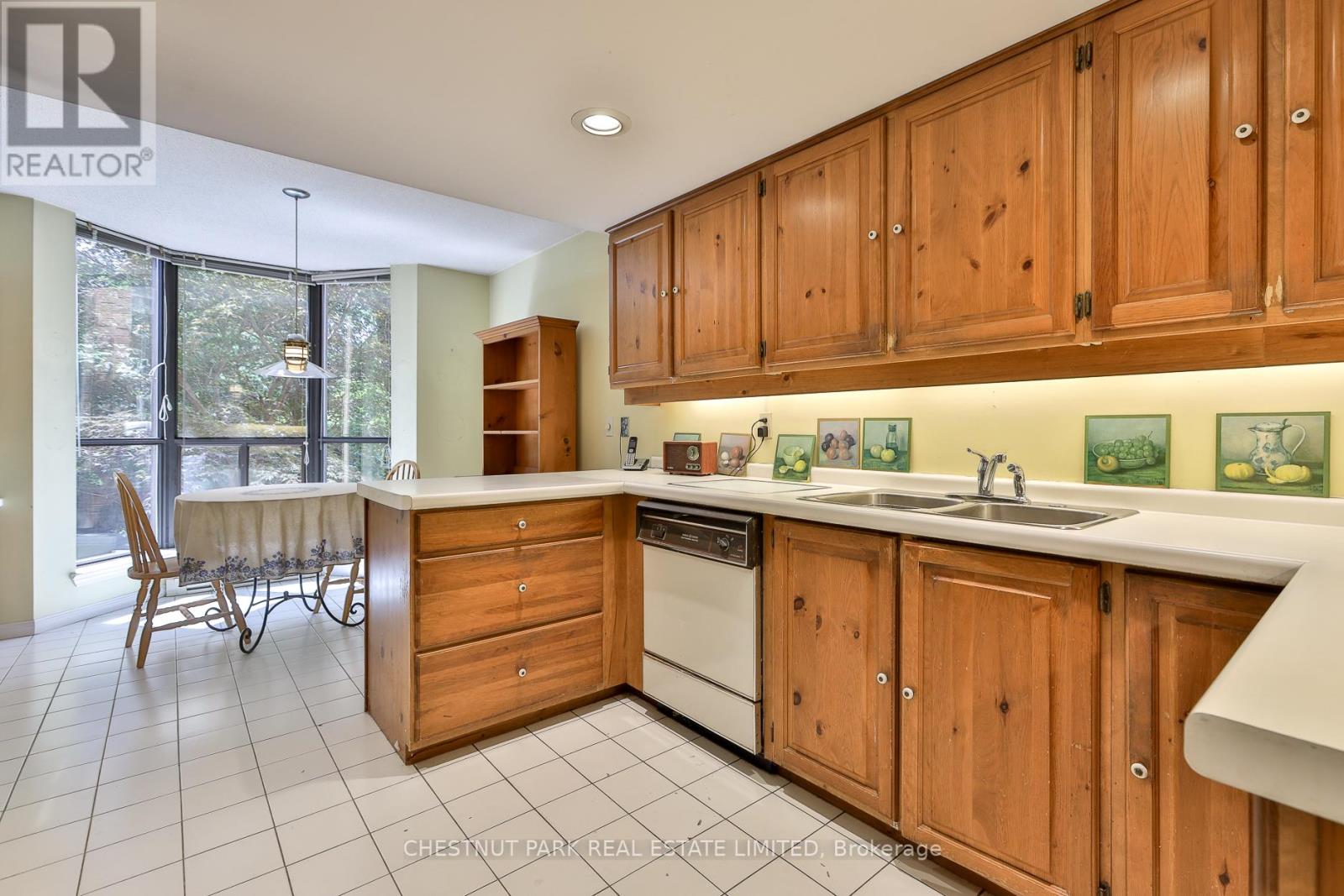 #409 2900 YONGE STREET - 13