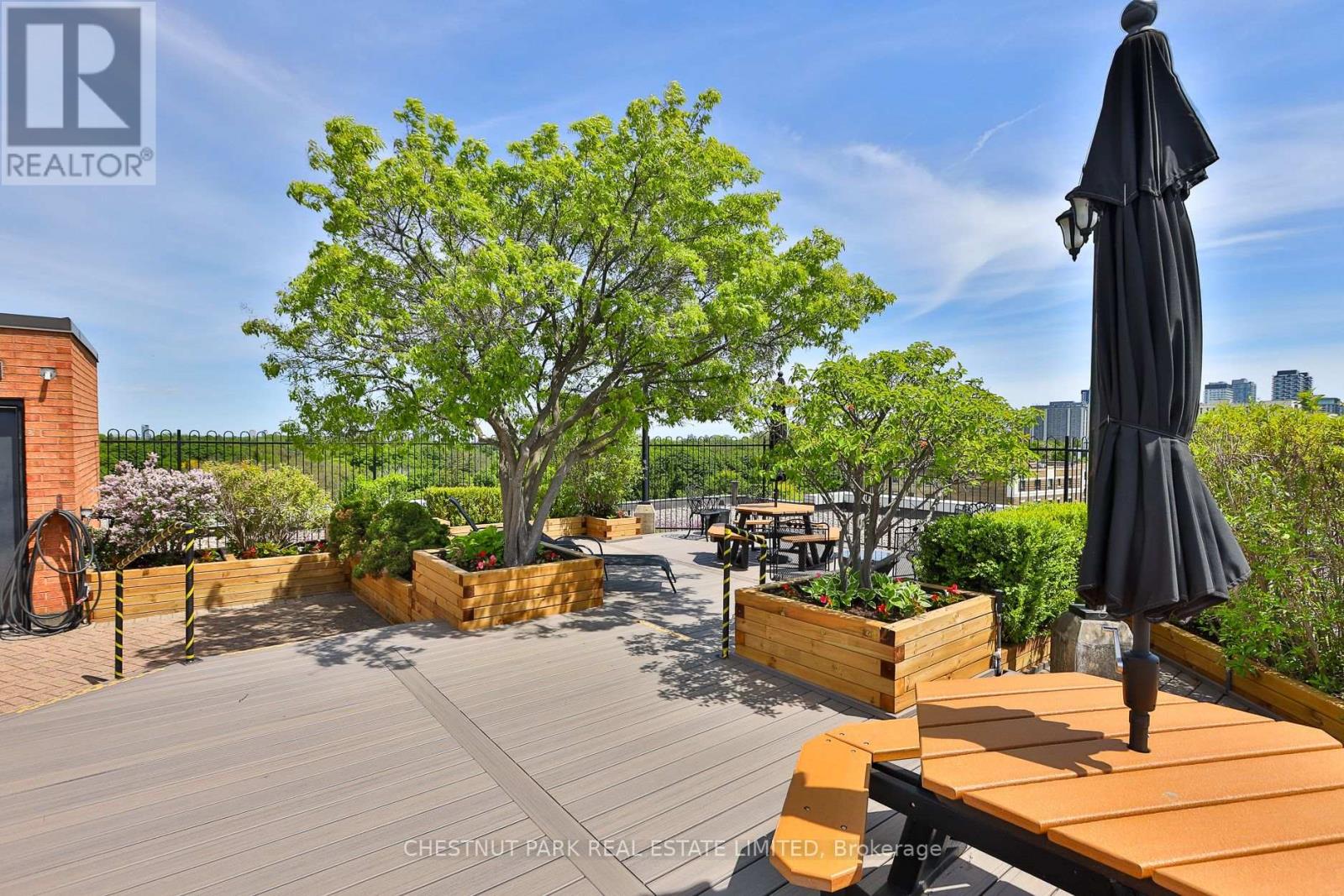 #409 2900 YONGE STREET - 36