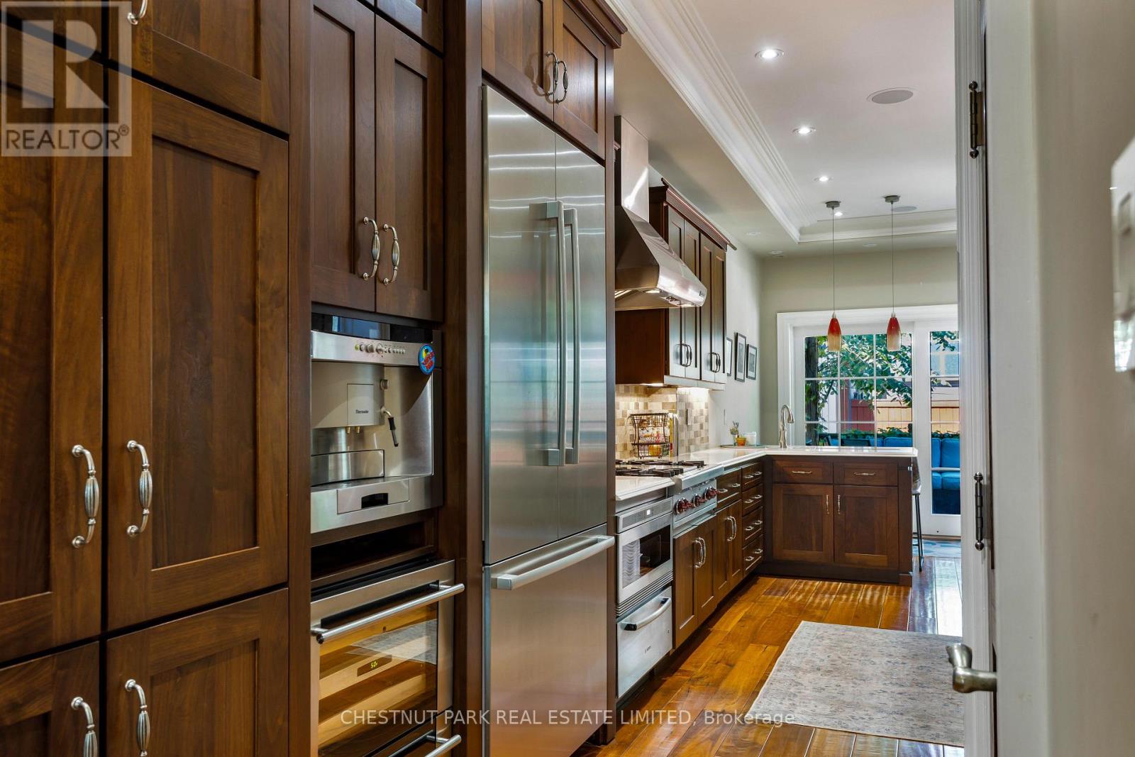 466 WELLESLEY STREET E - 10