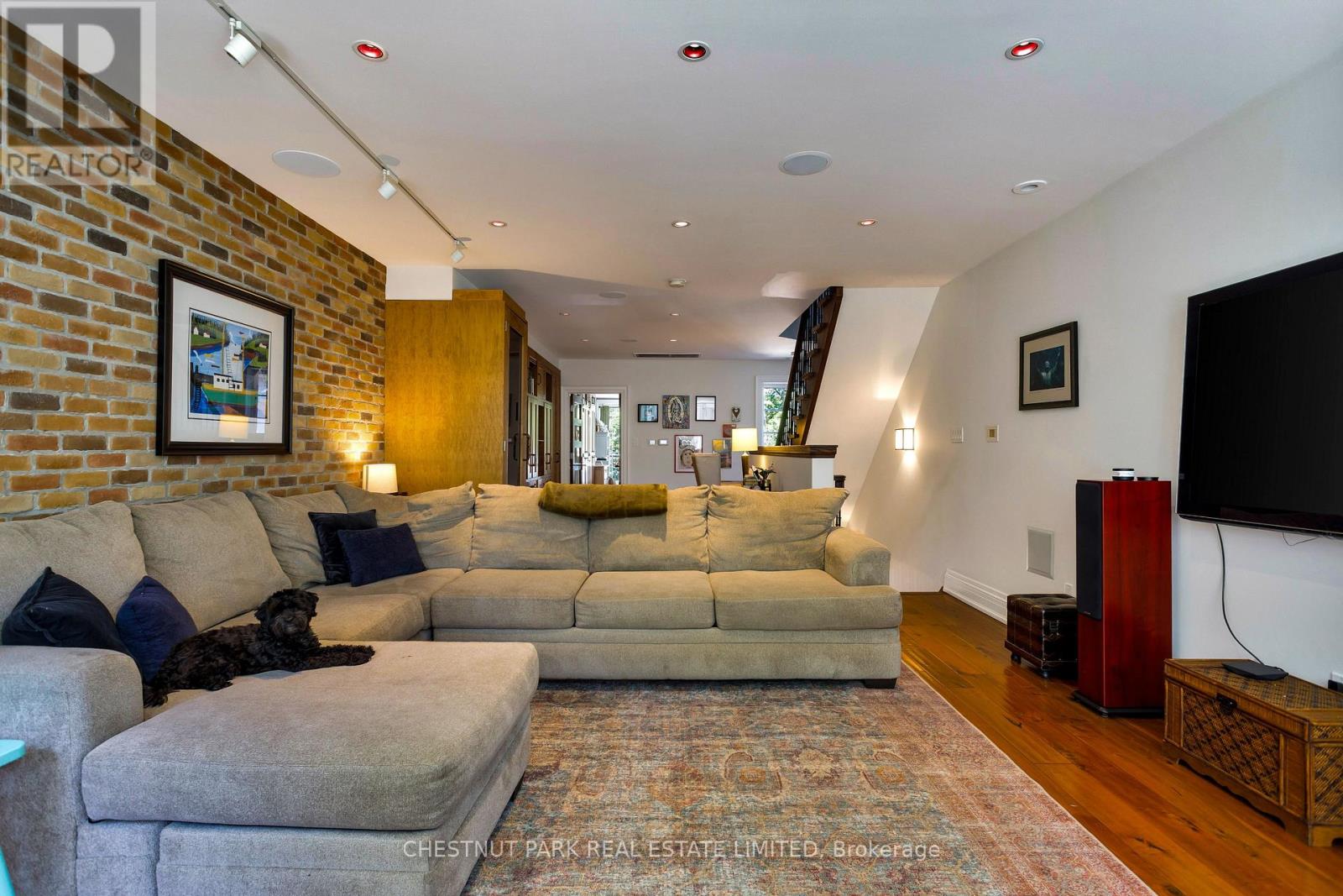 466 WELLESLEY STREET E - 19