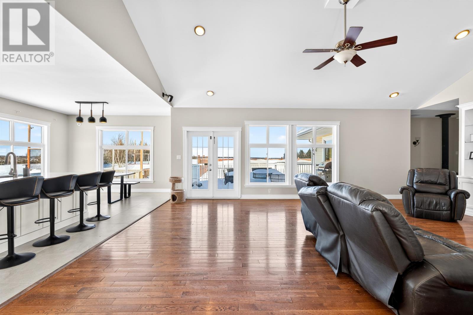 749 CITY VIEW Drive - 10