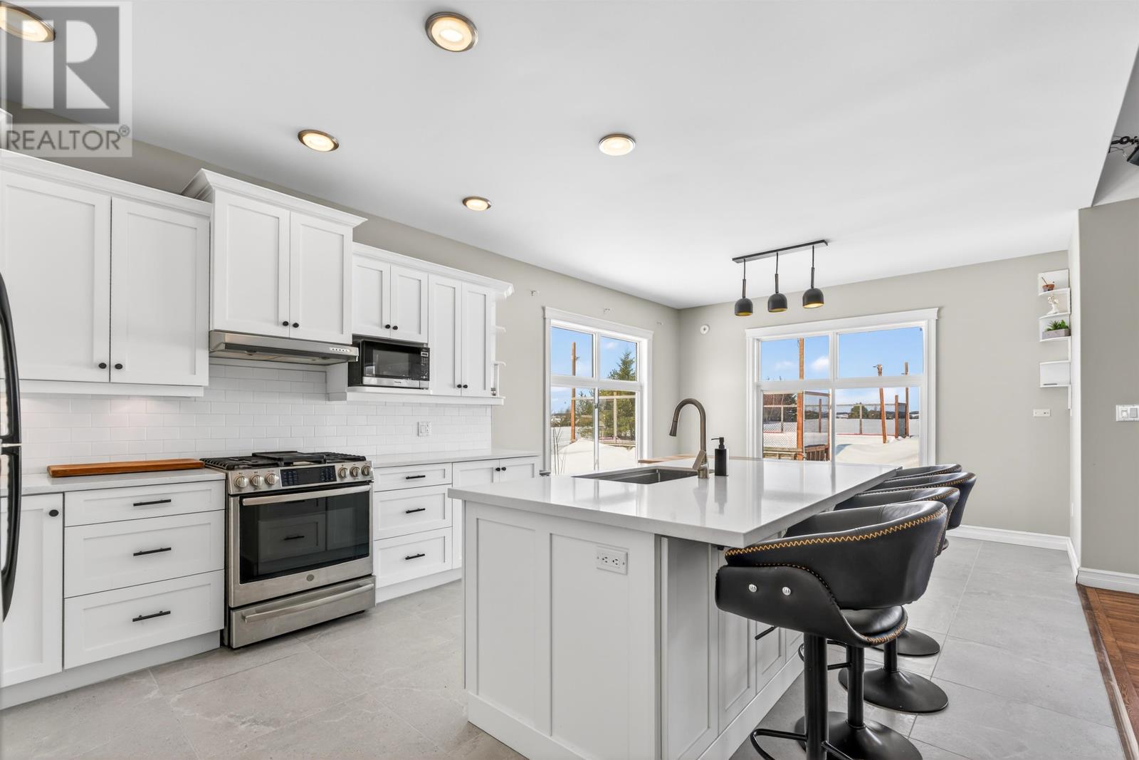 749 CITY VIEW Drive - 11