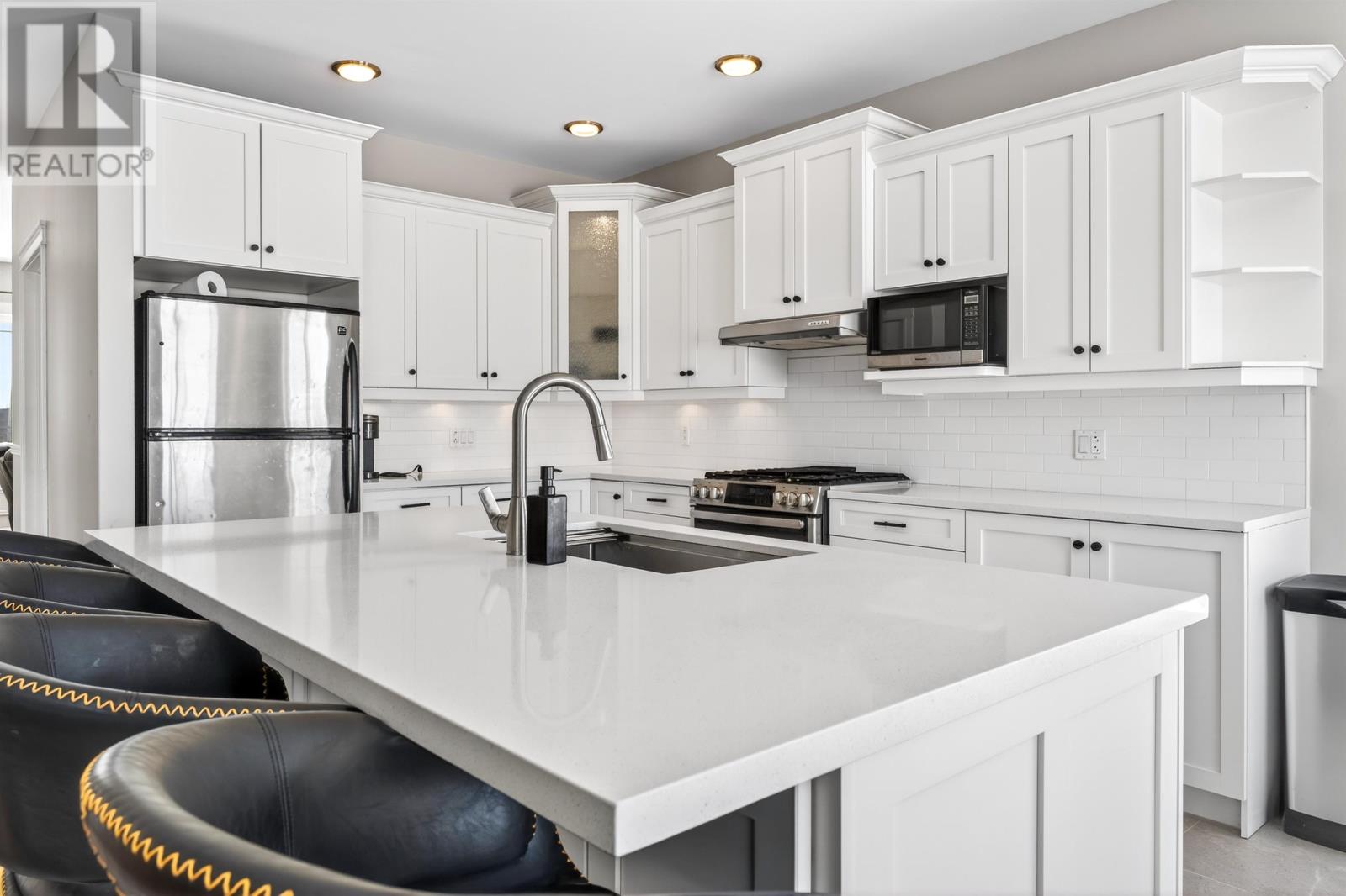 749 CITY VIEW Drive - 13
