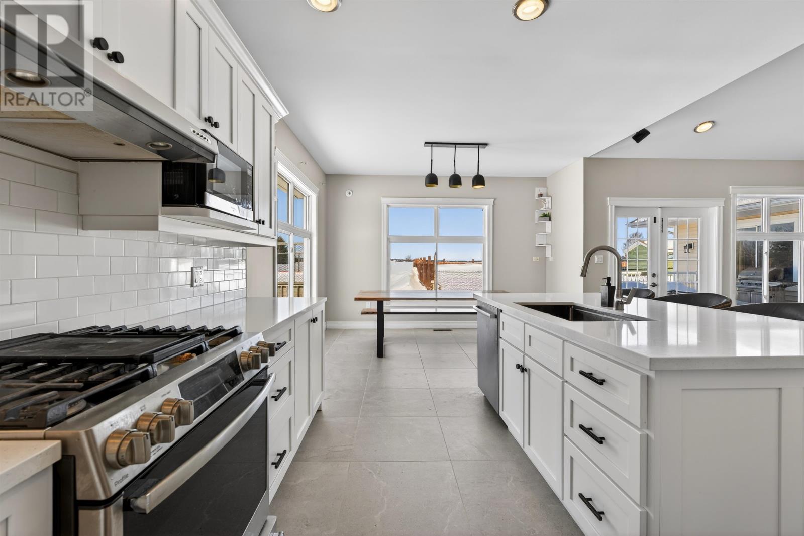 749 CITY VIEW Drive - 16