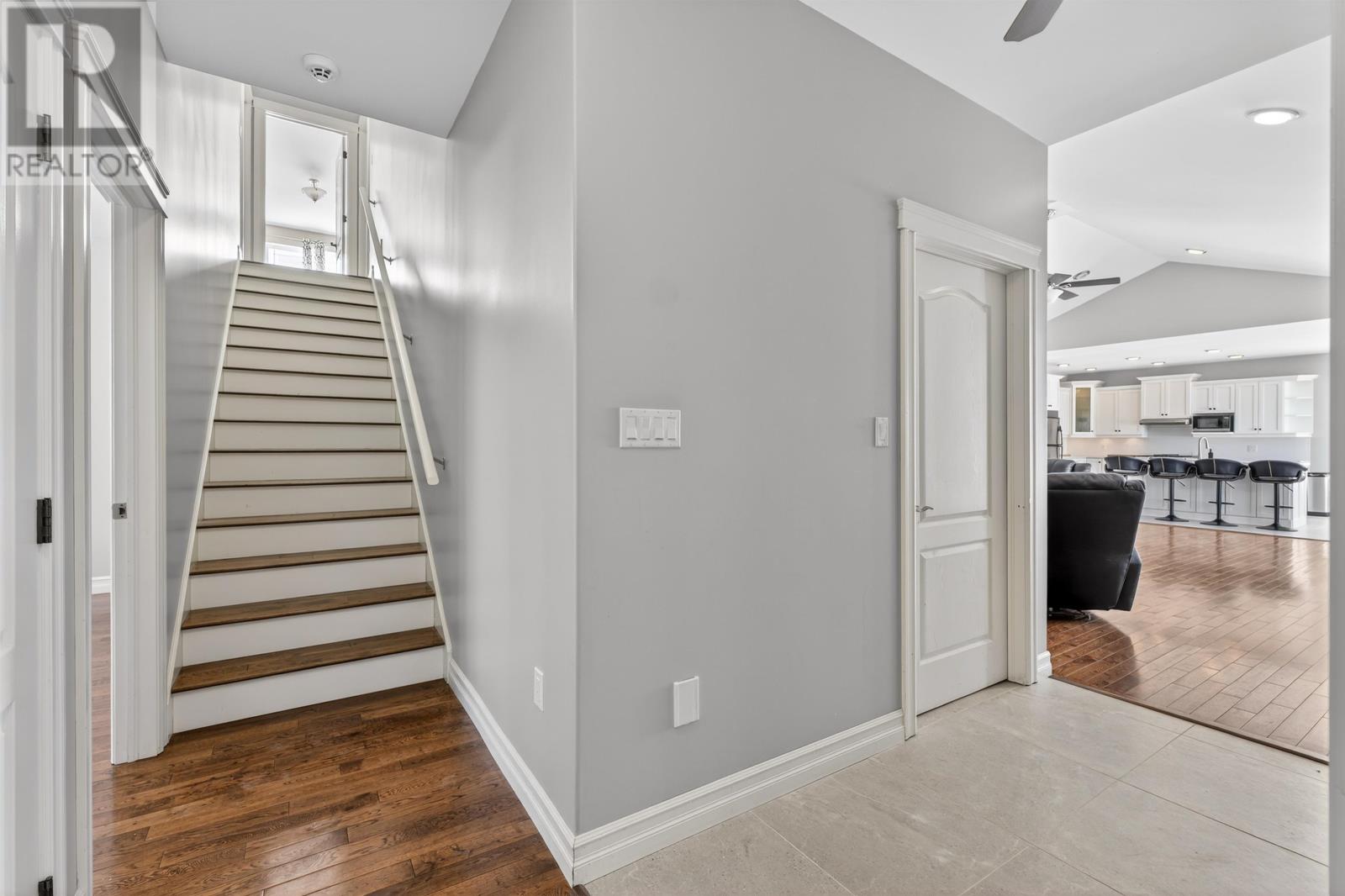 749 CITY VIEW Drive - 24