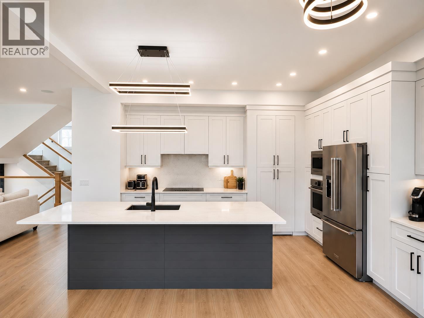 2485 ROWE STREET - 5