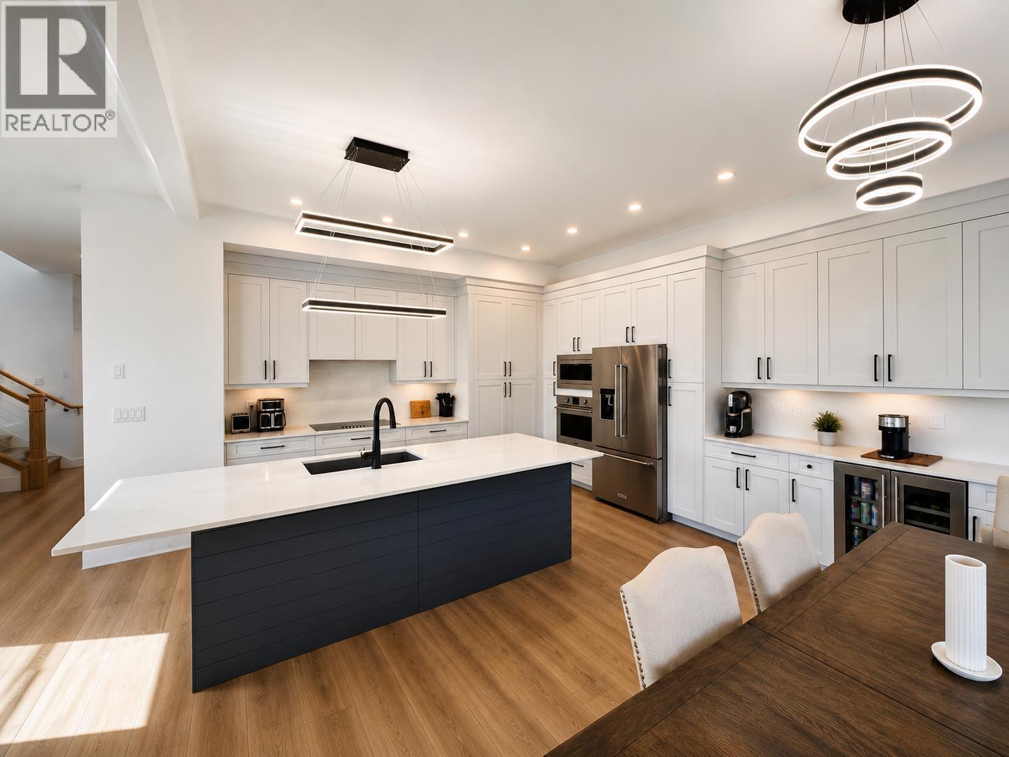2485 ROWE STREET - 8