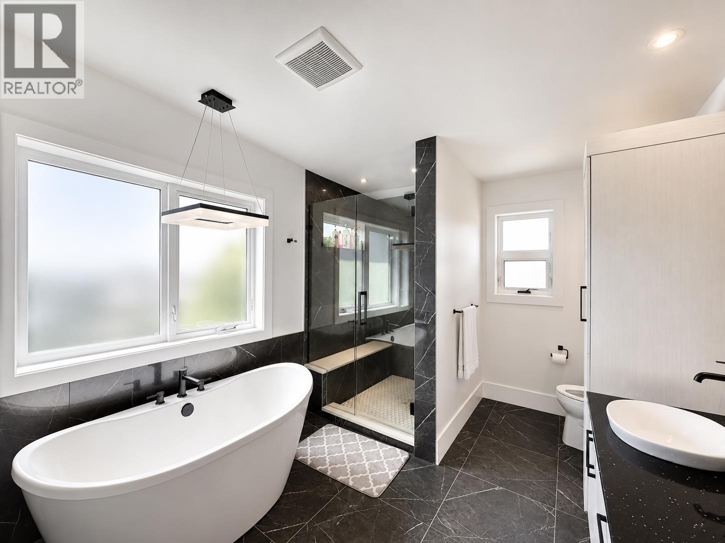2485 ROWE STREET - 19