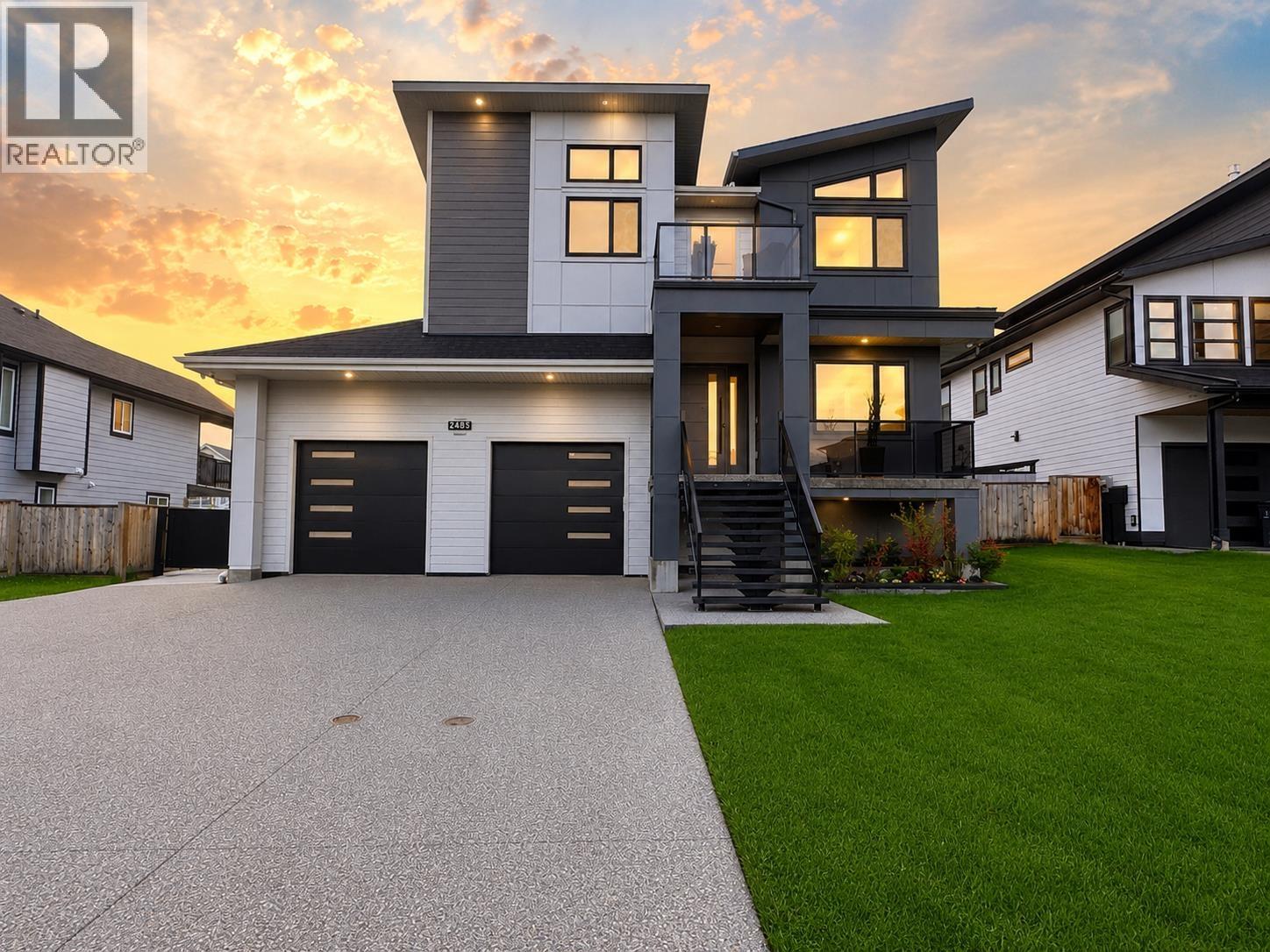 2485 ROWE STREET - 33