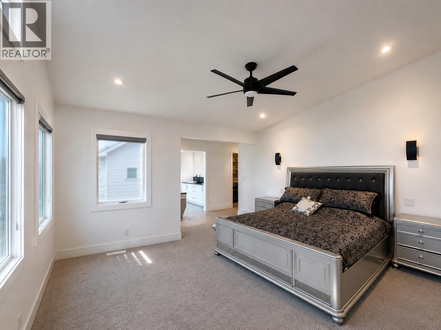 2485 ROWE STREET - 17