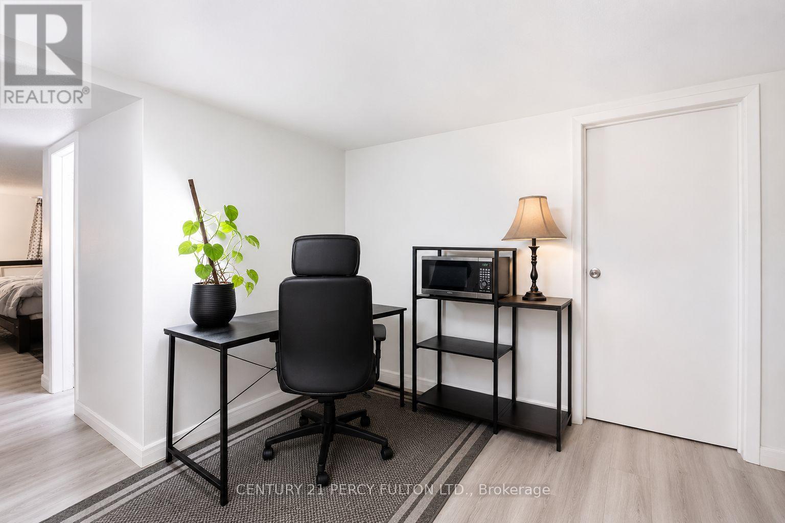 1100 SIMCOE STREET S - 11