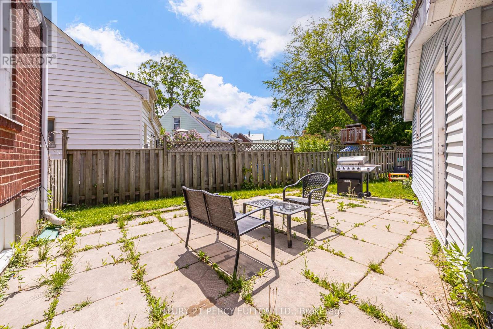1100 SIMCOE STREET S - 13