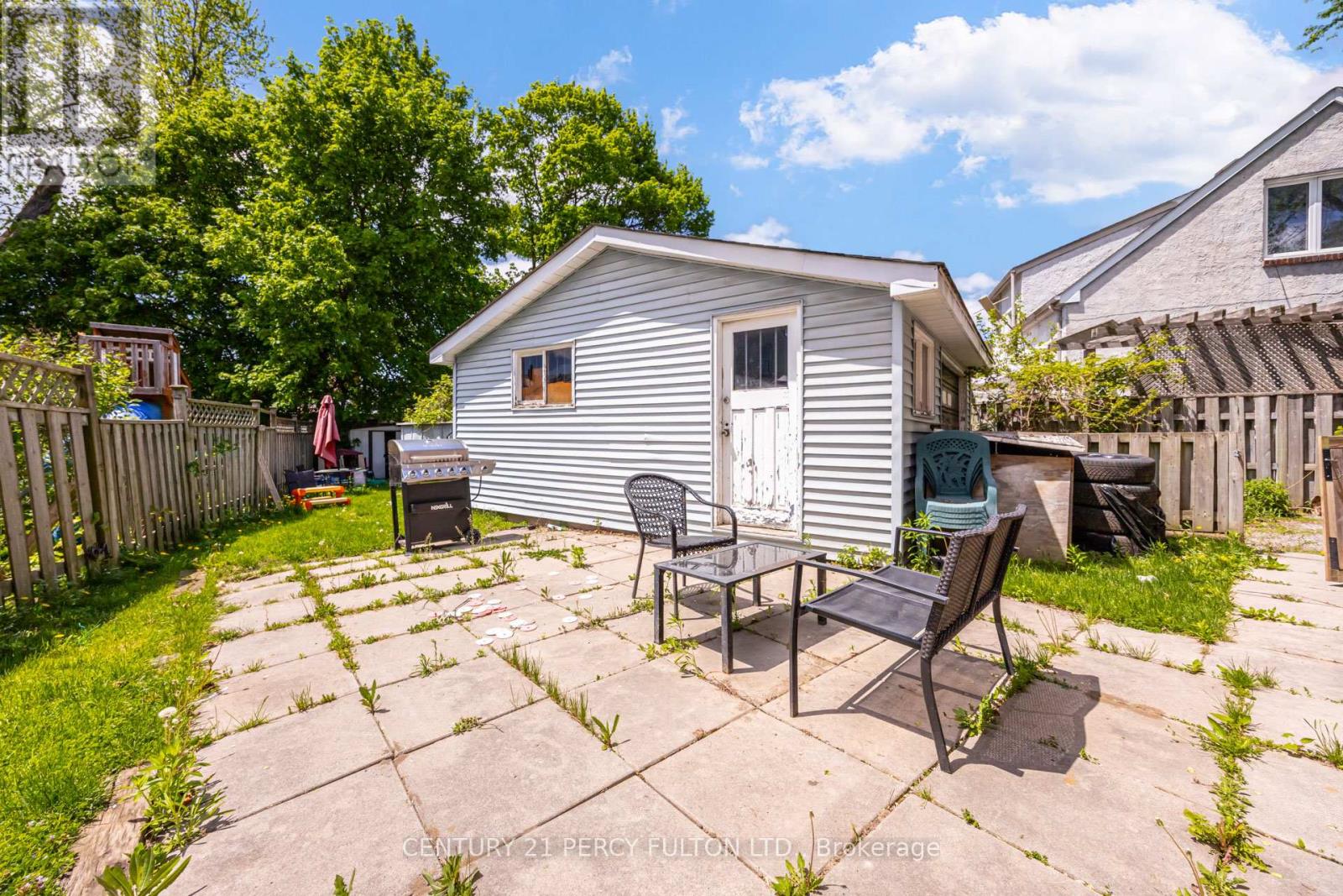 1100 SIMCOE STREET S - 15