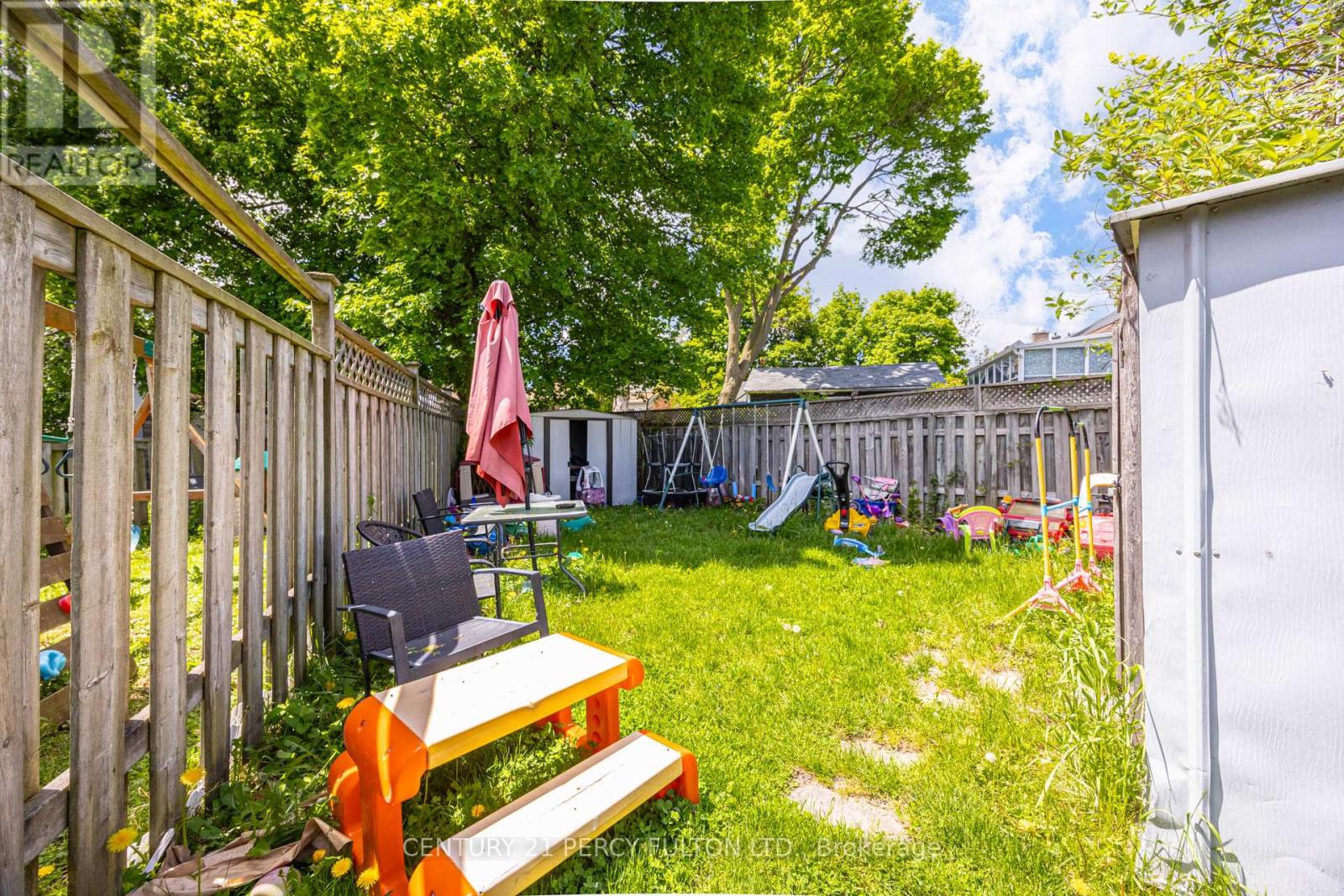 1100 SIMCOE STREET S - 16