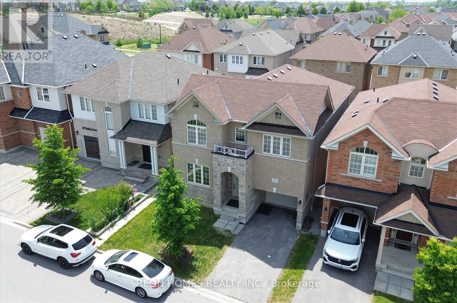 37 RAITHBY CRESCENT - 1