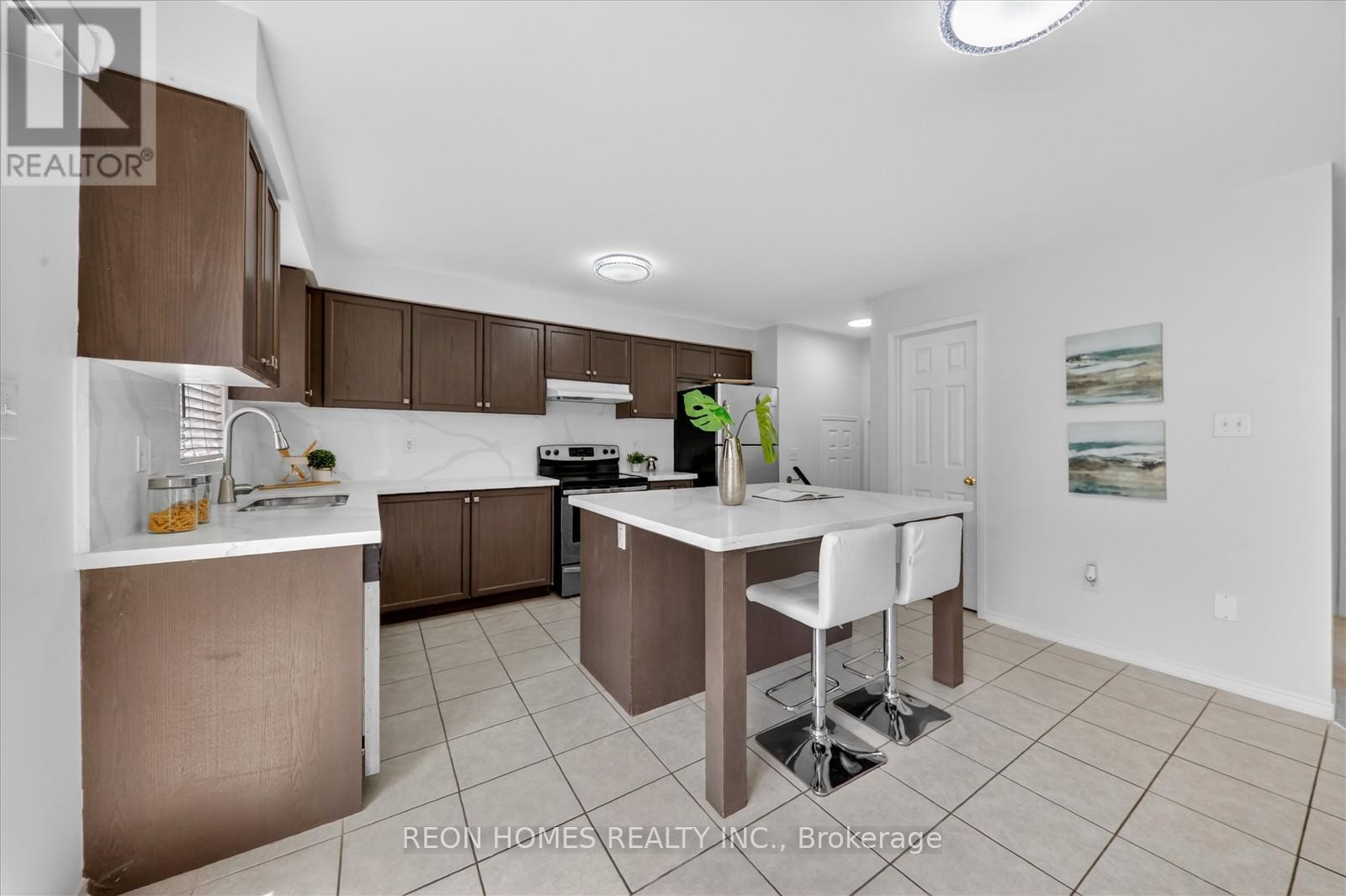 37 RAITHBY CRESCENT - 20