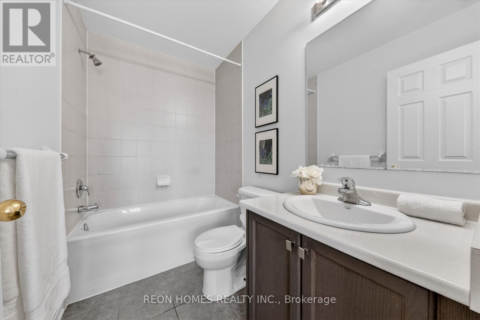 37 RAITHBY CRESCENT - 42