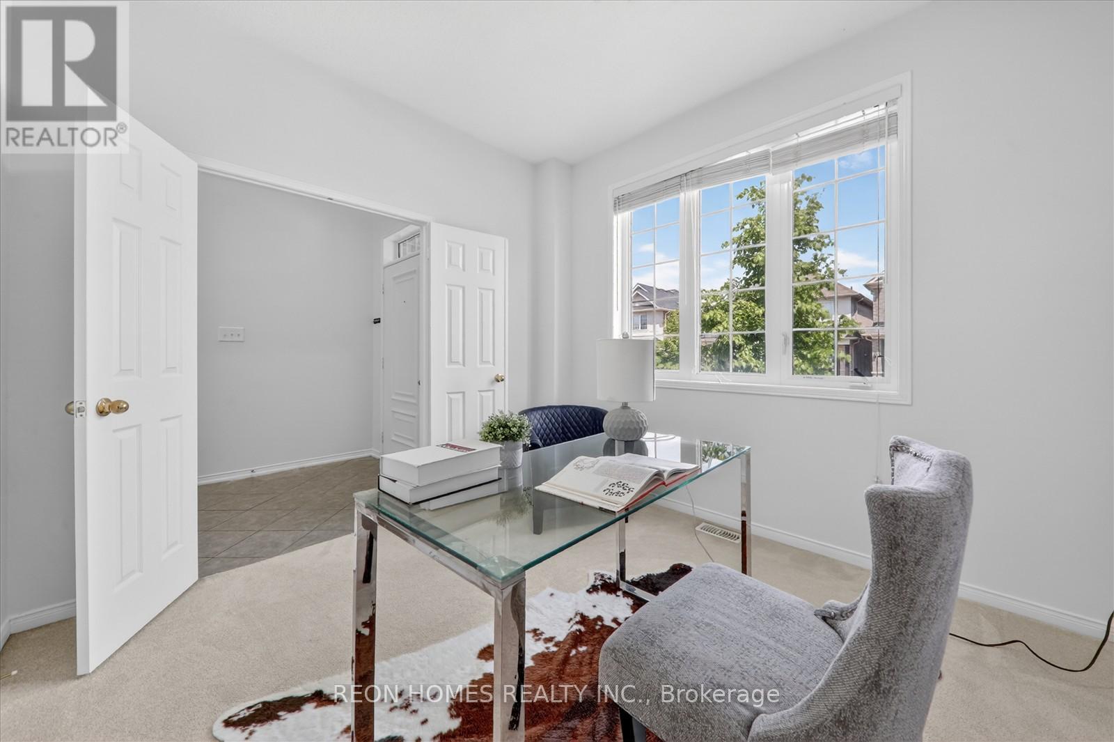 37 RAITHBY CRESCENT - 9