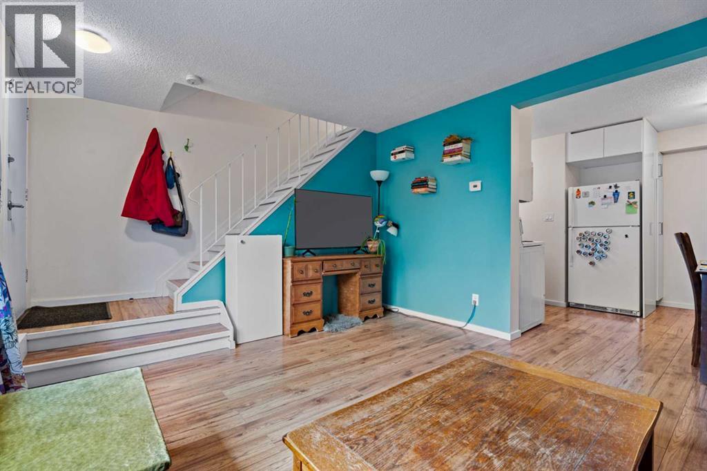 #101 3809 45 Street SW - 8